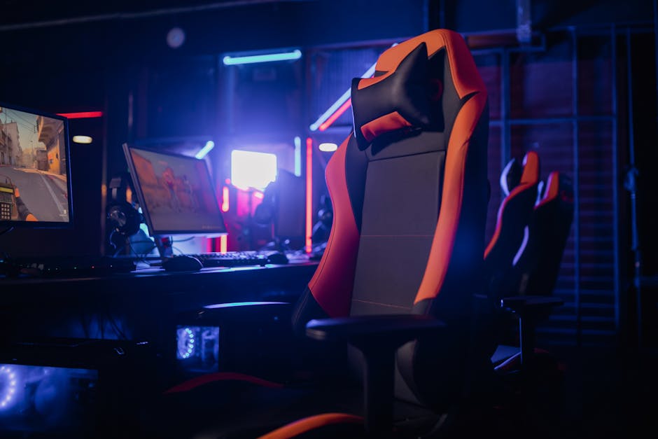 Gaming setup comparing a clear arena screen with glitchy mirror reflections